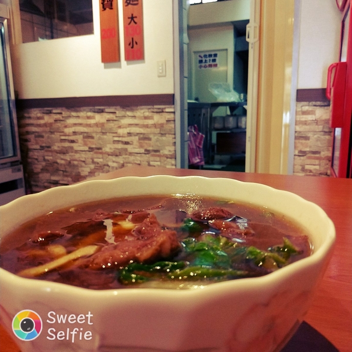 黑欸 牛肉麵