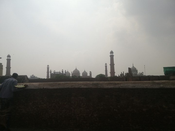 Badshahi mousque
