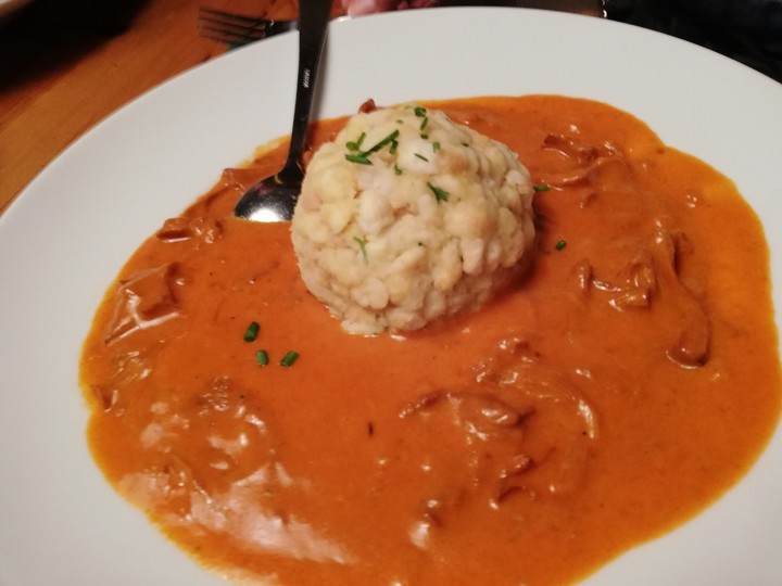 Knödel mit Pfifferlingen