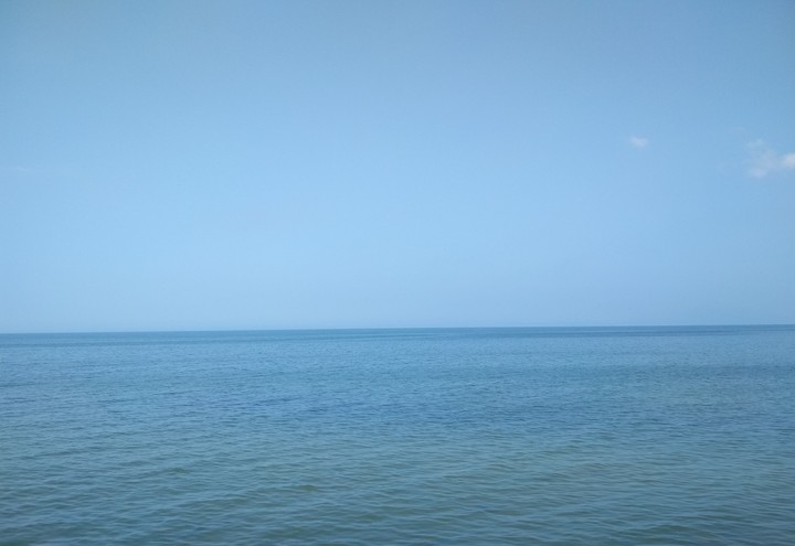 море