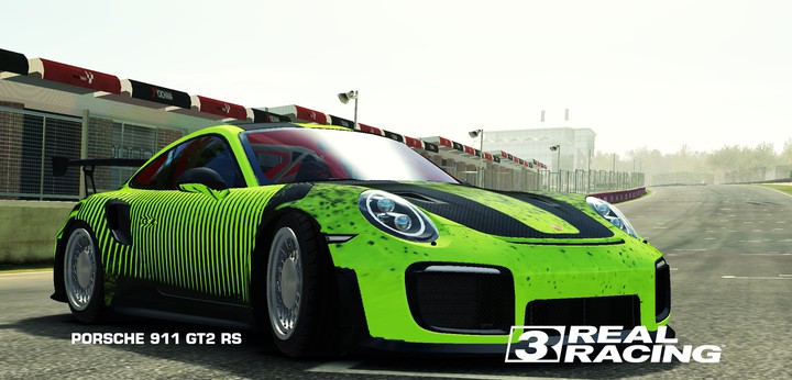 PORSCHE 911 GT2 RS