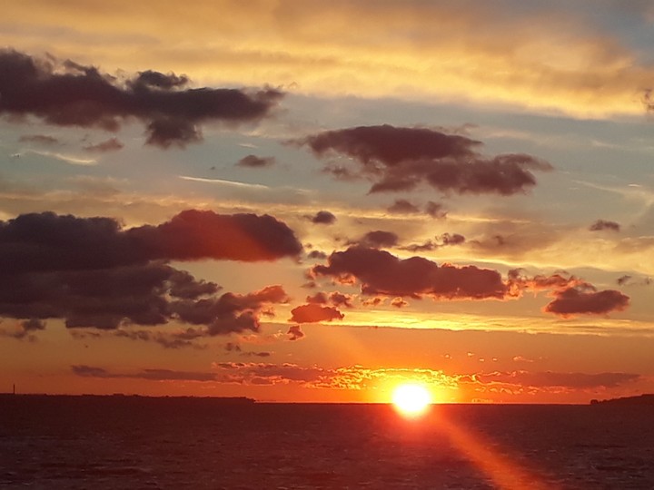 закат на море