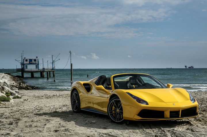 Ferrari_488_Spider