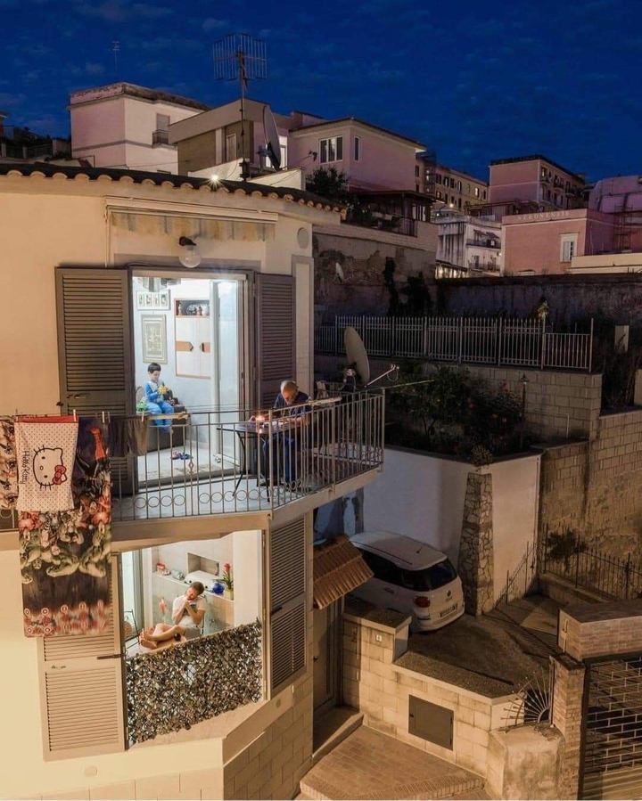 Midnight life in Italy ?