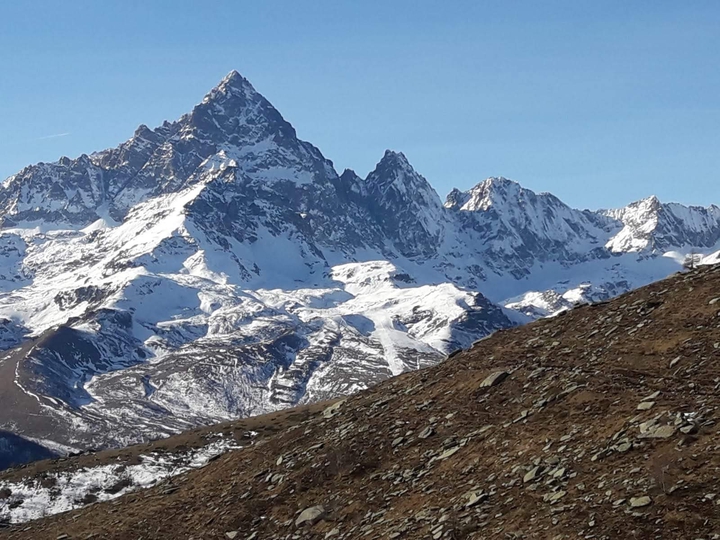 montagna innevata