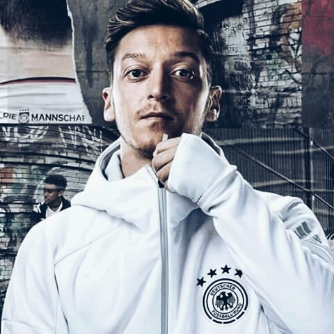 M.OZIL.10