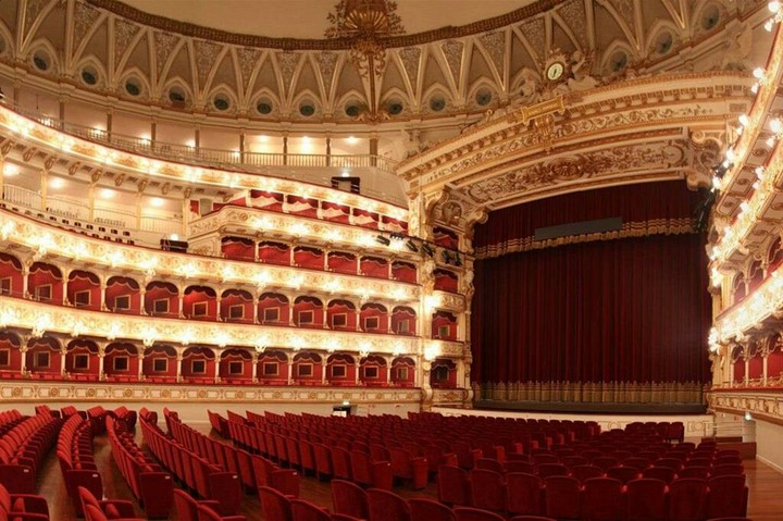 Teatro Petruzzelli, Italia.