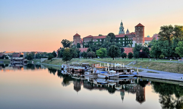 Sunrise at Wawel castle in Krakow, Poland