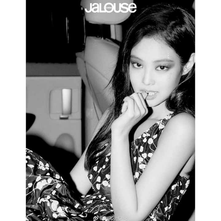 JENNIE