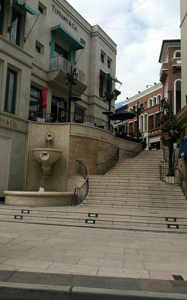 Rodeo drive