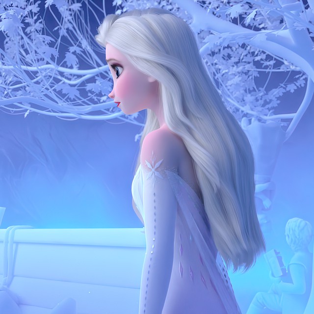 ELSA'S BEAUTIFUL BLONDE HAIR