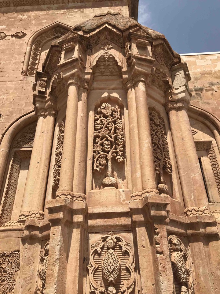 İshak paşa sarayı