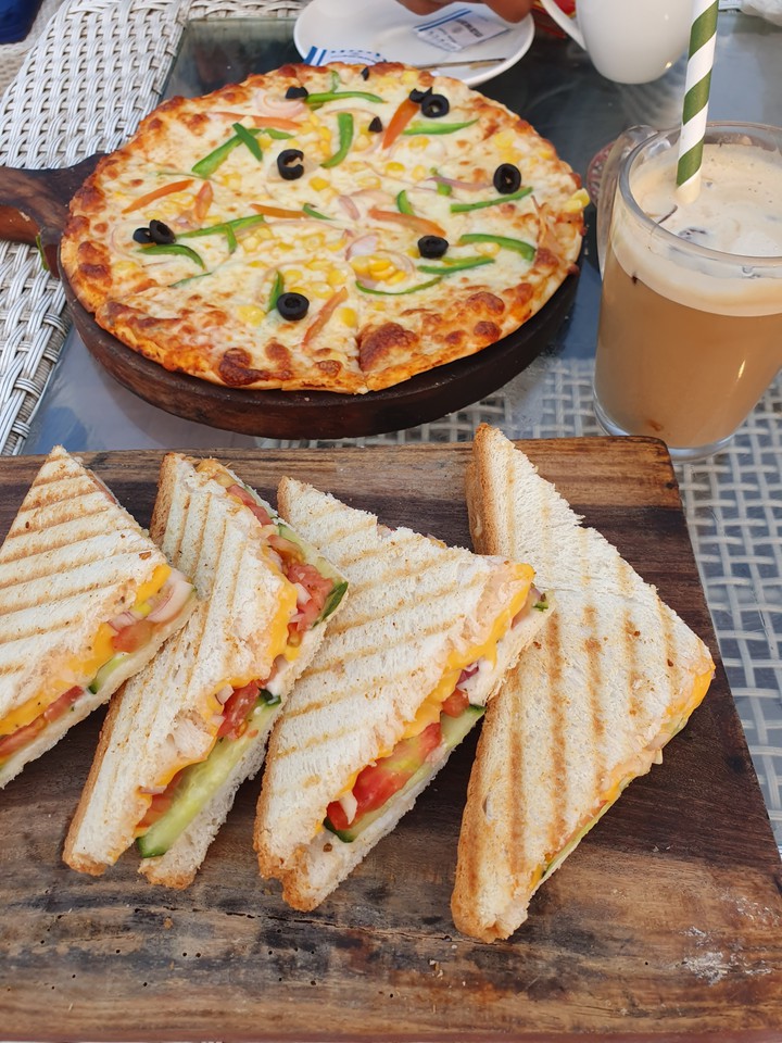 food at jaipur tattoo Cafe ?