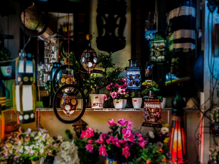 Lantern shop