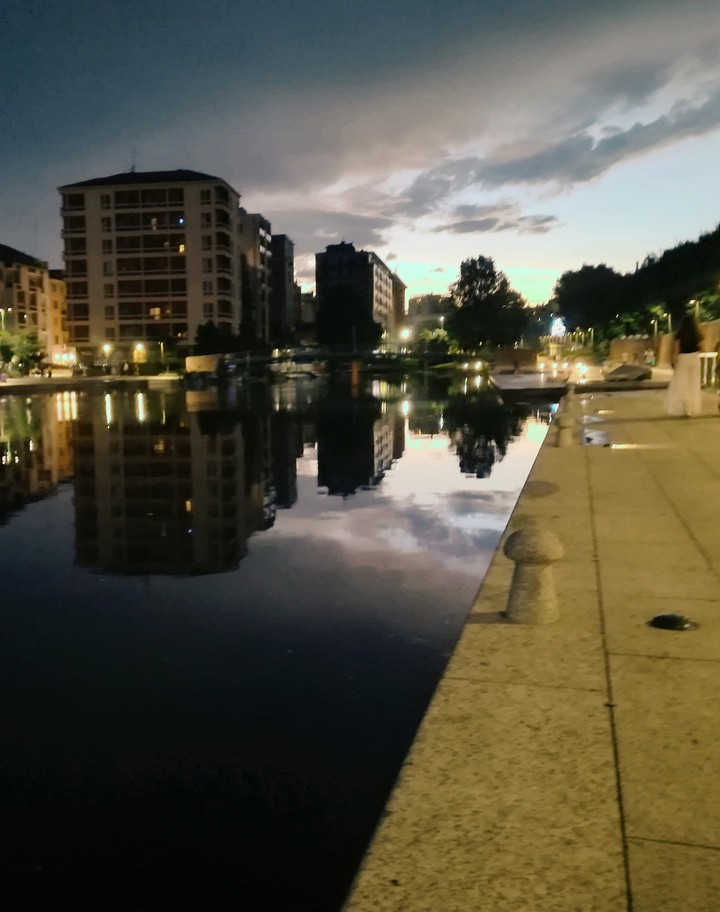 passeggiata sui navigli...
