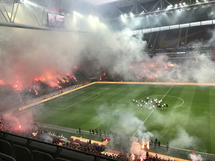 Crazy Galatasaray Fans