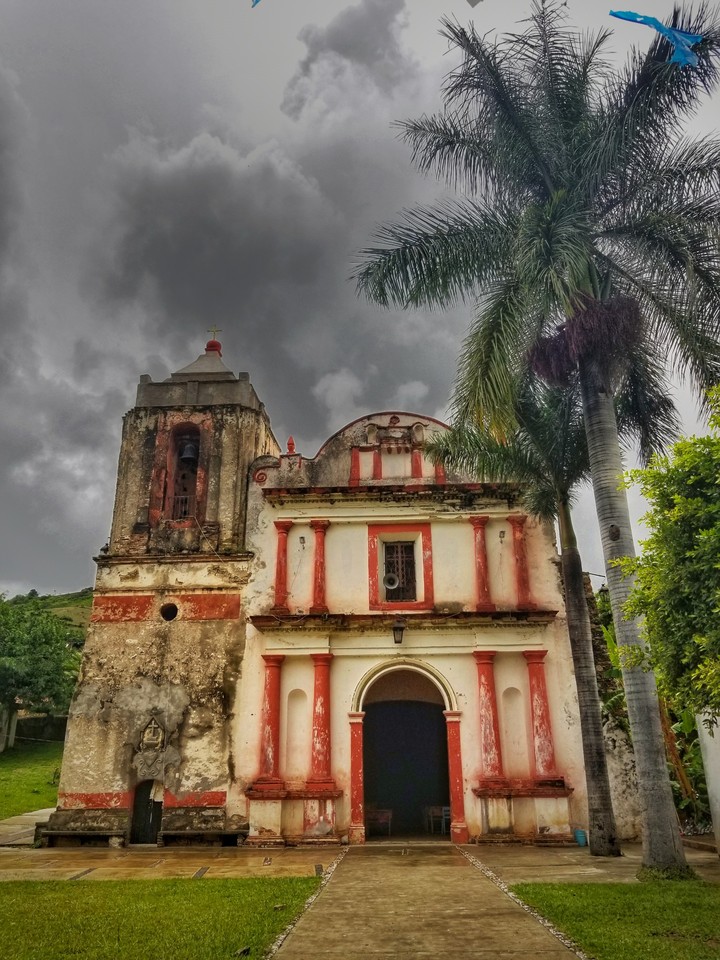 IGLESIA ANTIGUA, ATZALA, GRO.
