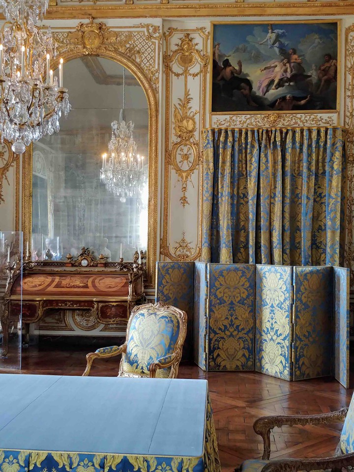 Louis XVI  Study