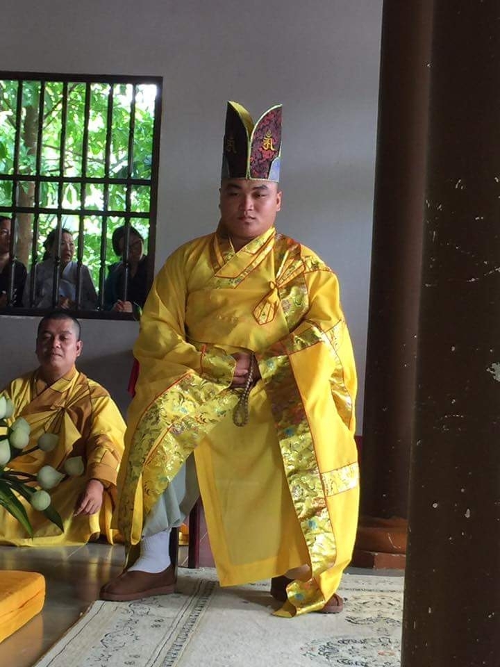 thầy tu