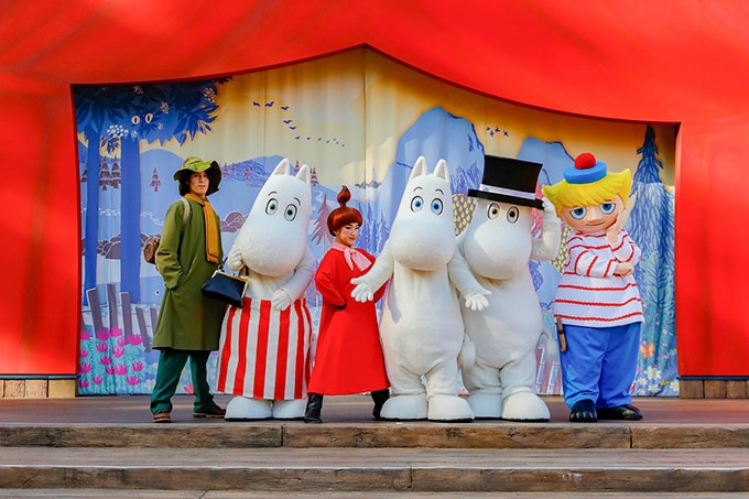 Moomin characters on stage