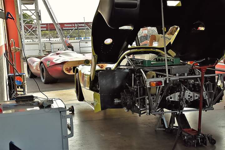 500 Ferrari contre le cancer