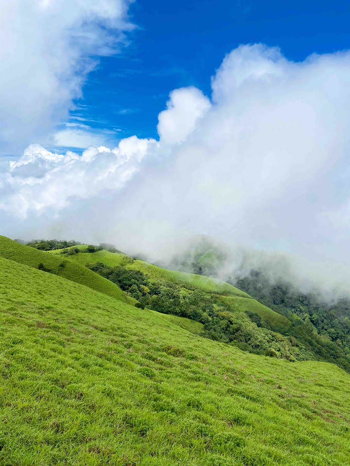 When clouds, sky and mountains meet