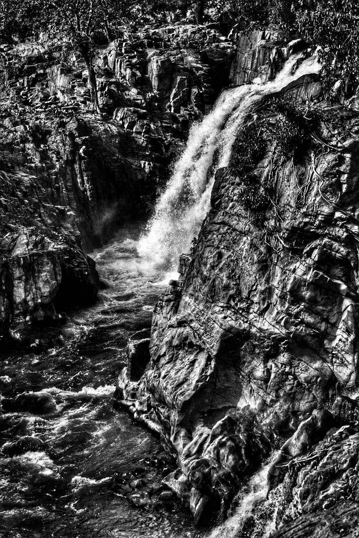 Hogenakkal Waterfall