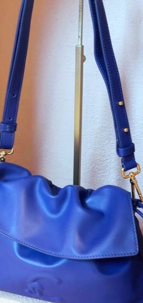 Handbag, 紫色桌布