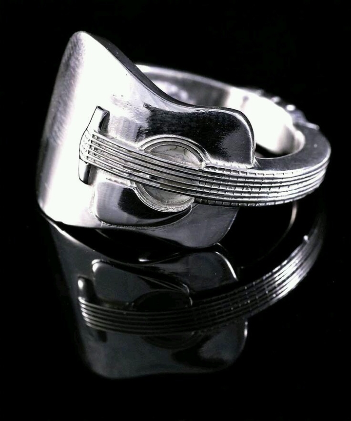guitar ring