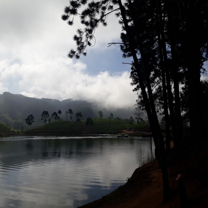 morning view sembuwatte lake