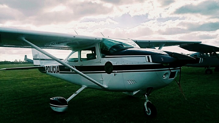 avioneta clasica police