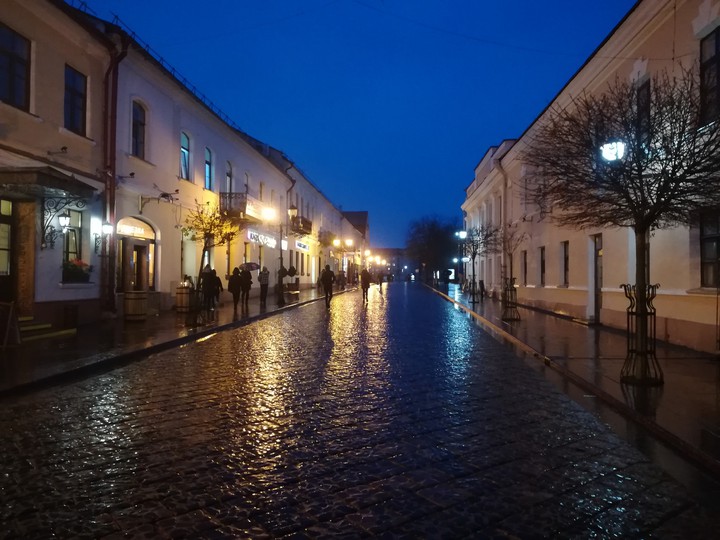 поздний город