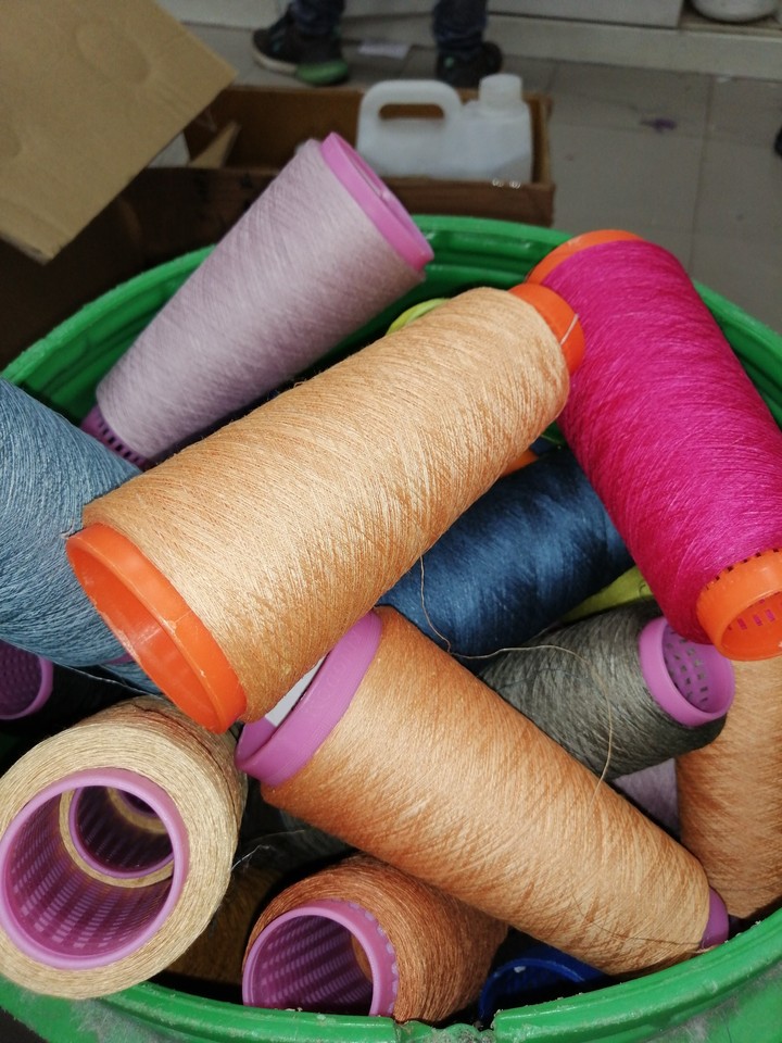 colour yarn