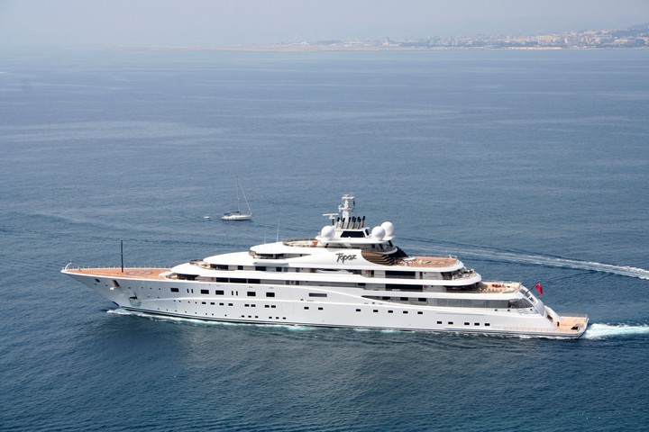 yatch ship