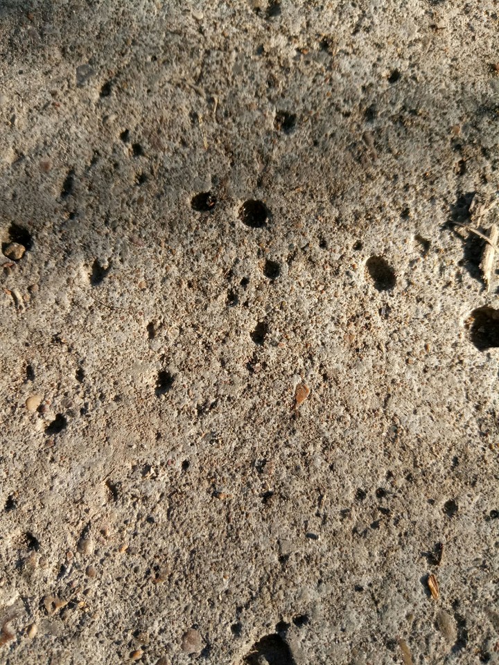 бетонная луна