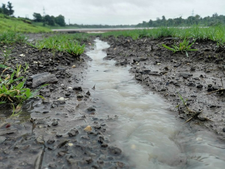 rains in river