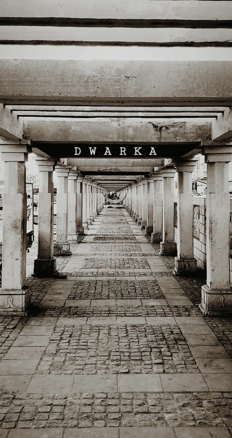 Zoom in with pillars