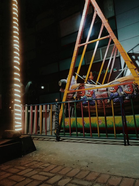 facade, night壁纸