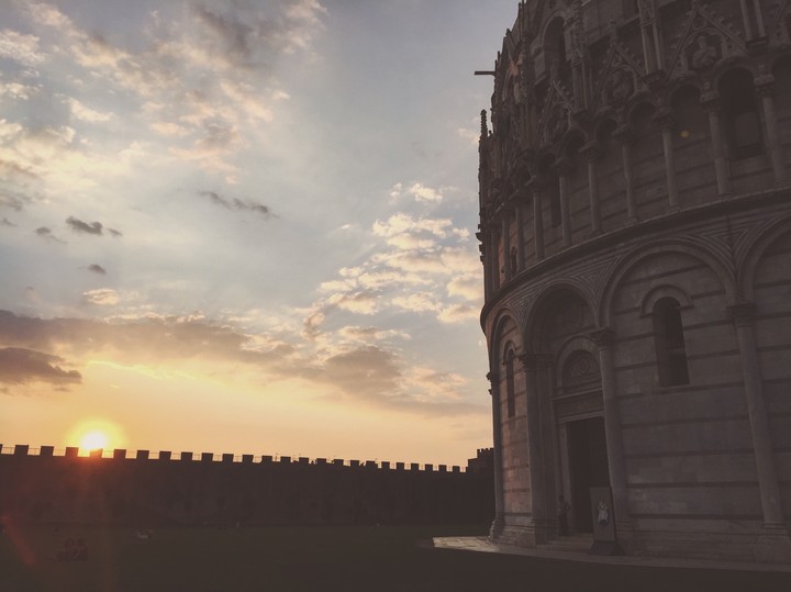 Pisa al tramonto, anno 2016.