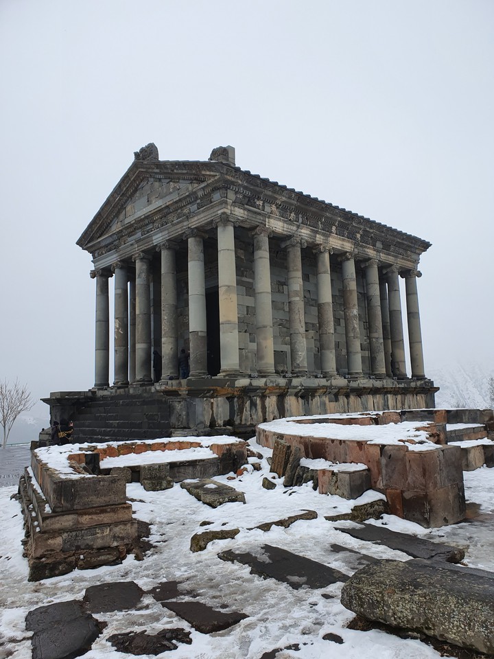 Языческий храм Гарни