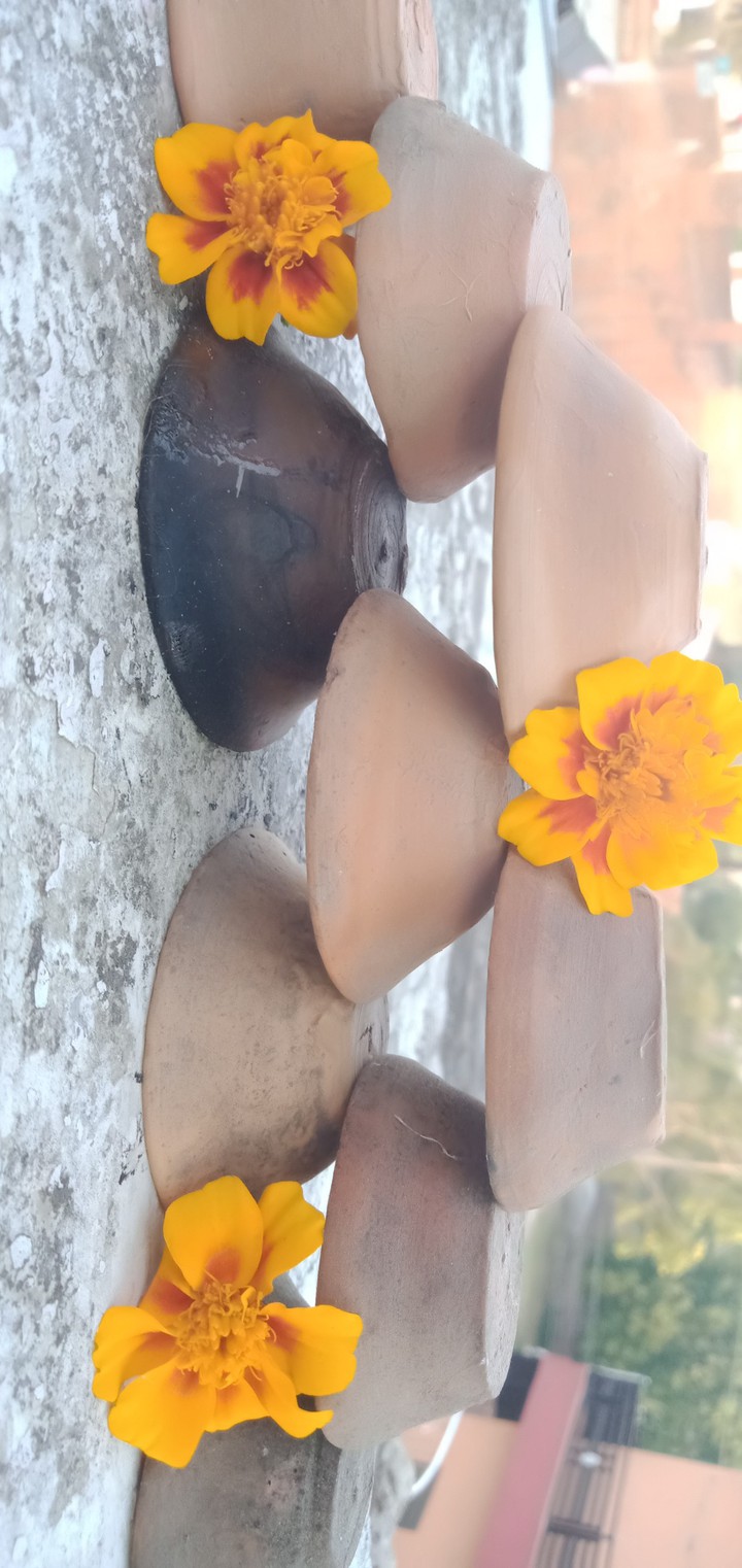 pyramid of diyas