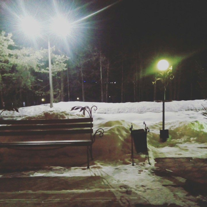 скамейка фонарь