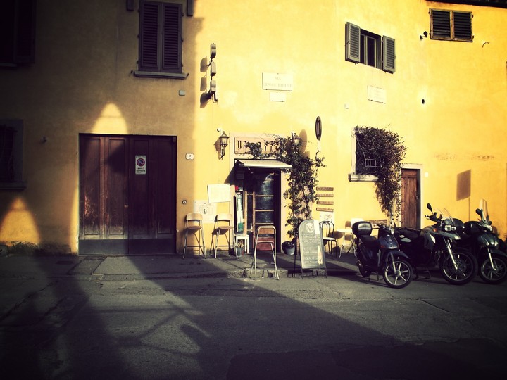 via Cesare Battisti