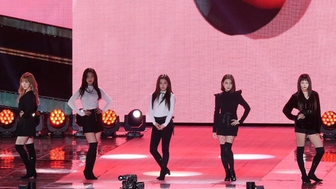 RED VELVET
