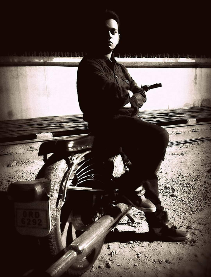 Monochrome bike