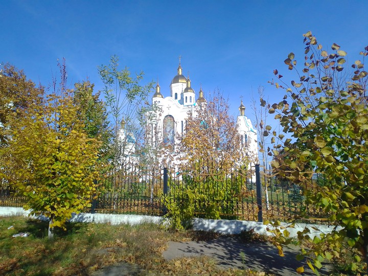 храм и осень