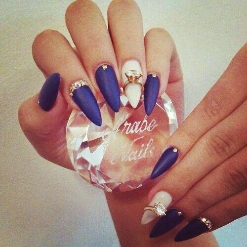nails