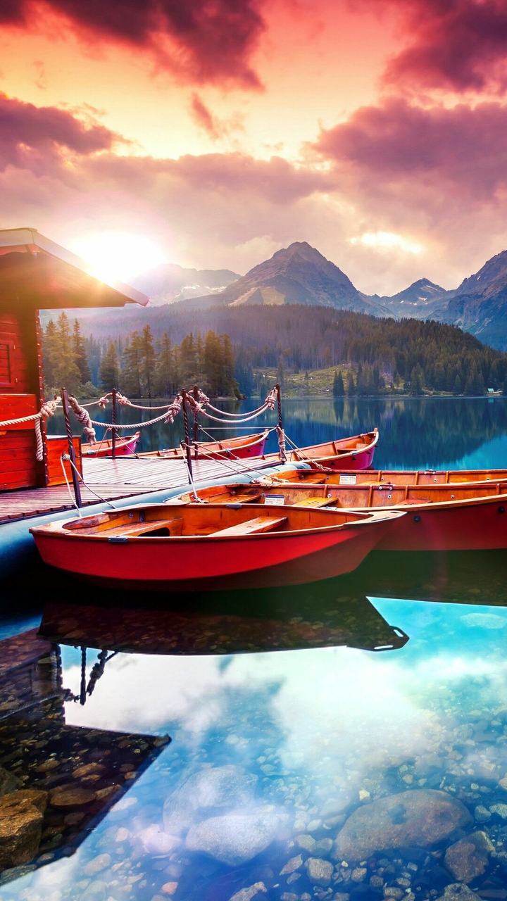 sun and boats