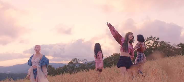 (2)02102920 BLACKPINK Lovesick girls ^^