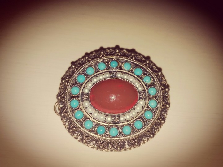 broche